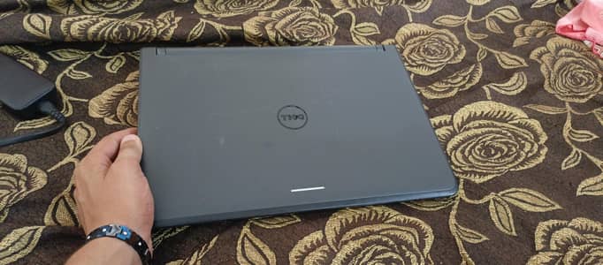 DELL laptop Storag 466gb ram 4gb brand new with charger ergent sell