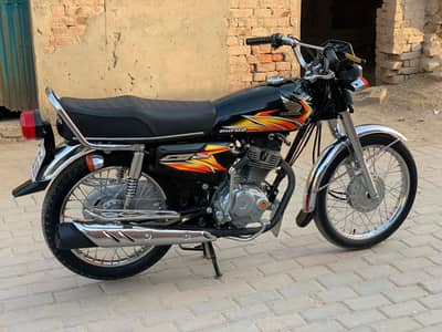 Honda 125 LUSH CONDITION GENUINE BIKE