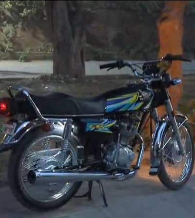 Honda 125 Black