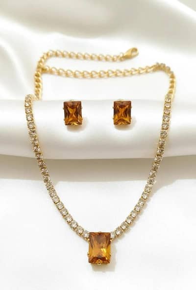 A branded jewelry for femail