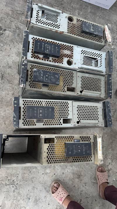 APC Smart UPS 5000 VA XL (Quantity: 05 Nos)