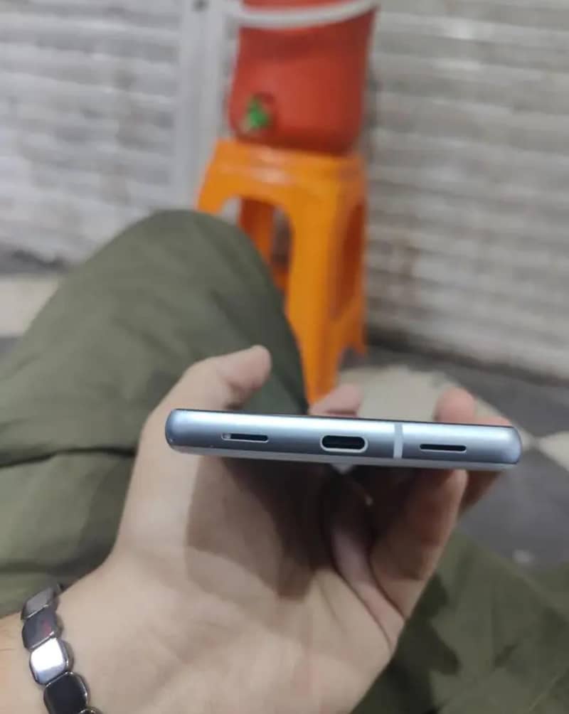 Google Pixel 7a 1
