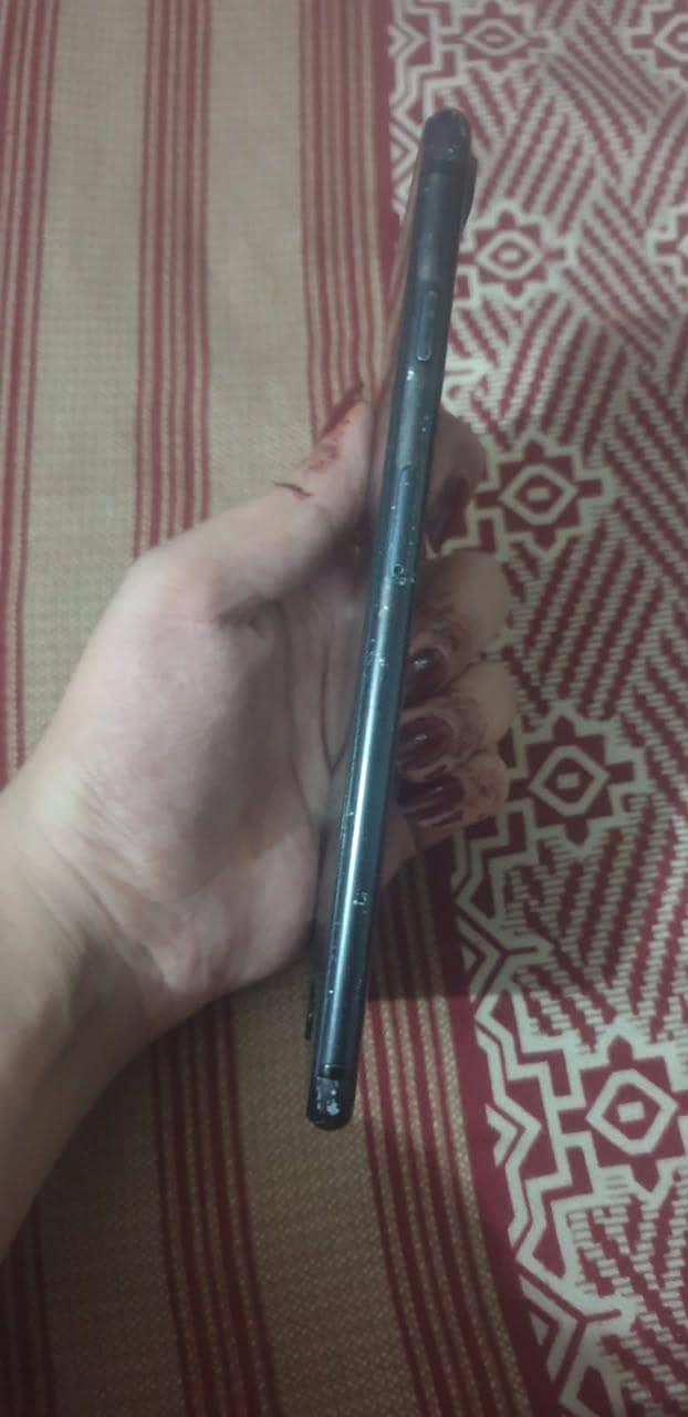 Apple iPhone 7 Plus 0