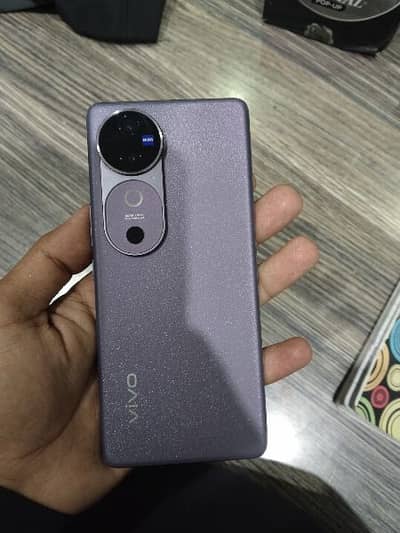 vivo v40