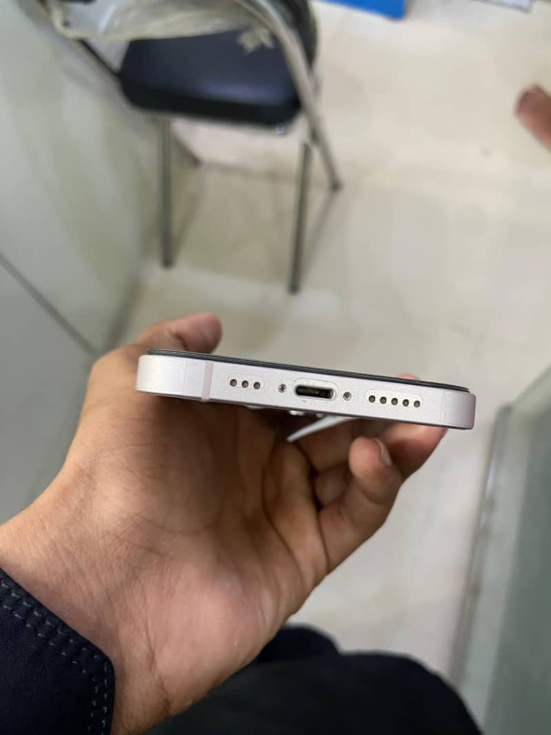 Apple iPhone 13 3