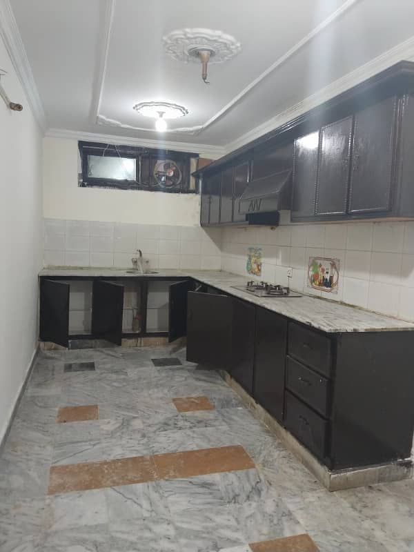 E11 Close Basement 2bed 3