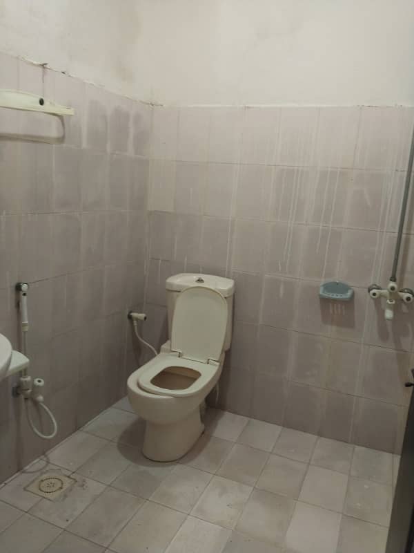E11 Close Basement 2bed 5