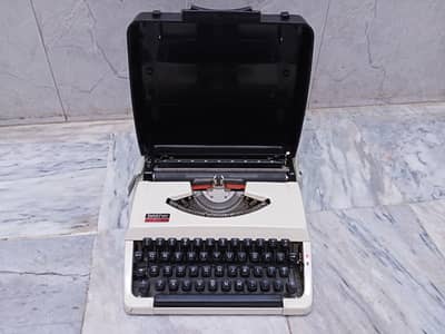 Original Antique brother Model 210 Typewriter Made in Japan