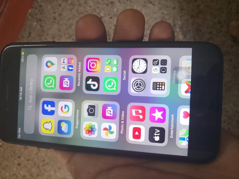 Apple iPhone 7 0