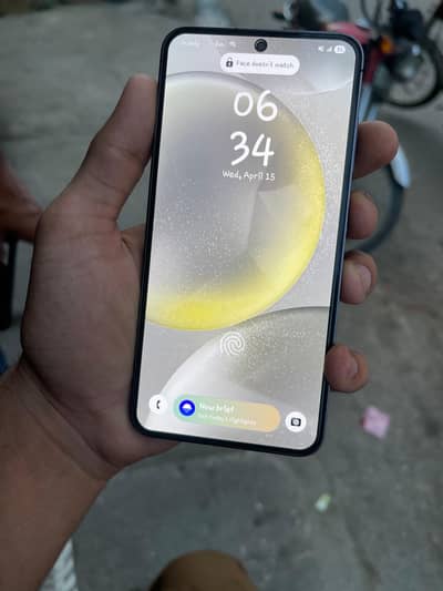 Samsung Mobile S24 simple best flagship phone