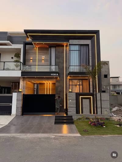 **Affordable Luxury Living | 5 Marla Beautiful Bungalow for Rent in DHA 9 Town**