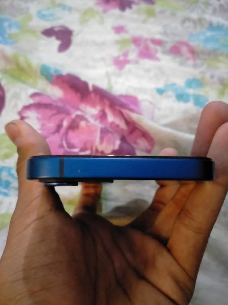 Iphone 12 4