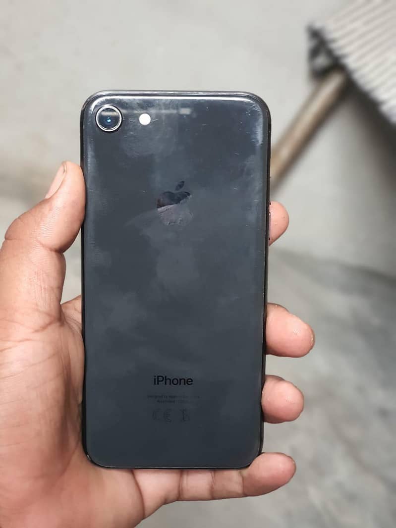 Apple iPhone 8 3