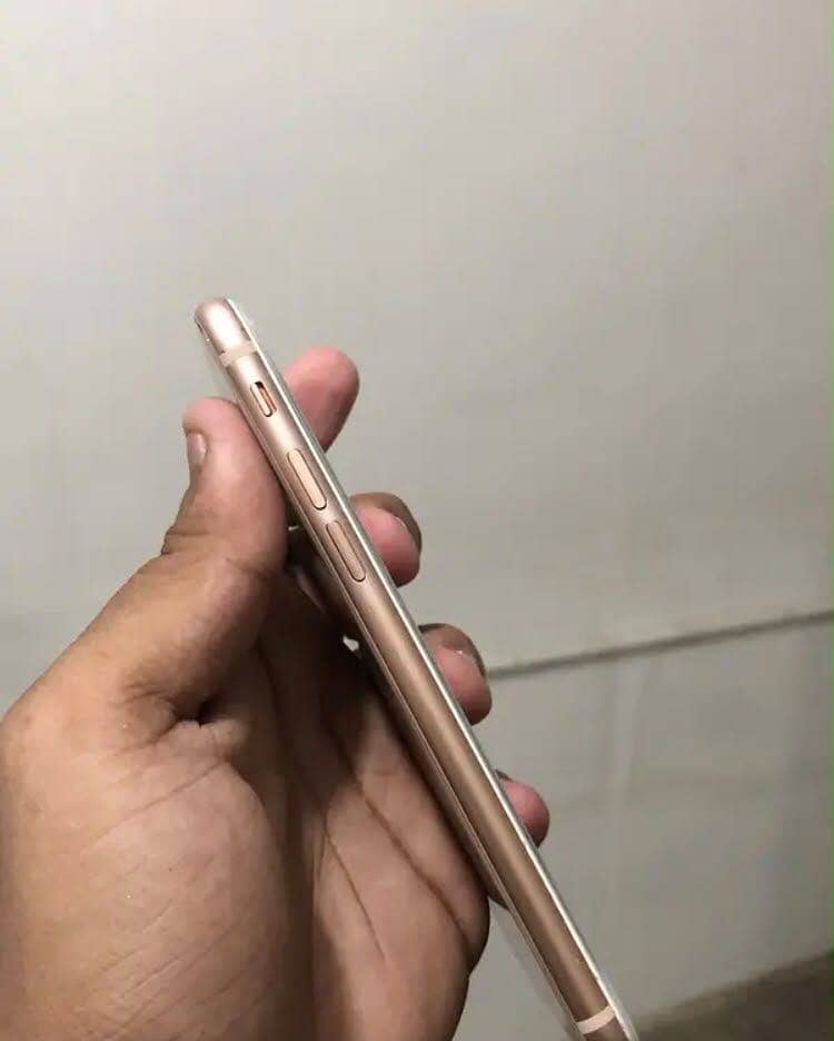 Apple iPhone 8 1