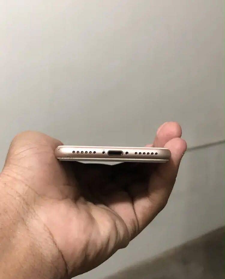 Apple iPhone 8 3