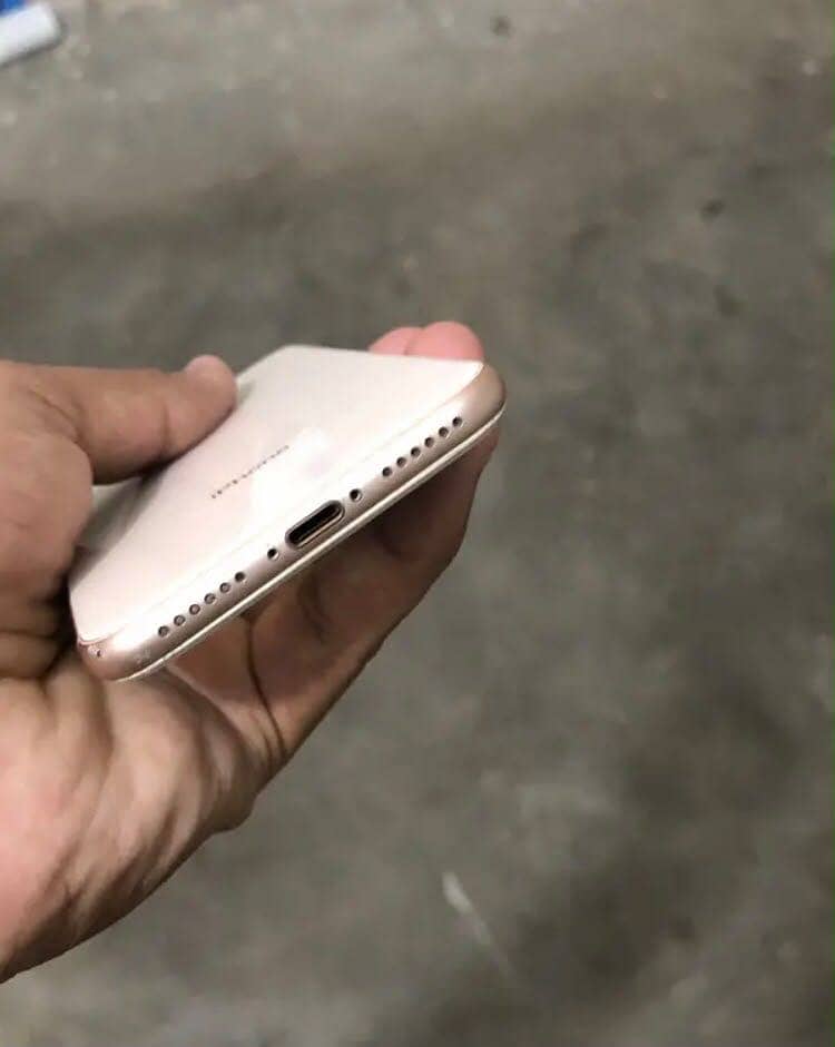 Apple iPhone 8 6