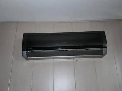Gree 1.5 ton Dc inverter heat and cool totally genuine