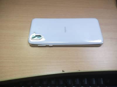 Sharp Aquos R2