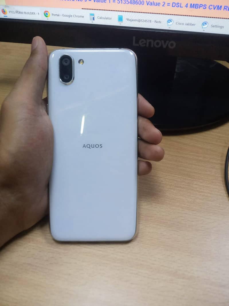 Sharp Aquos R2 1