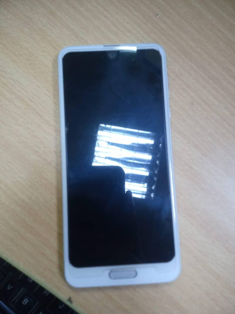 Sharp Aquos R2 3