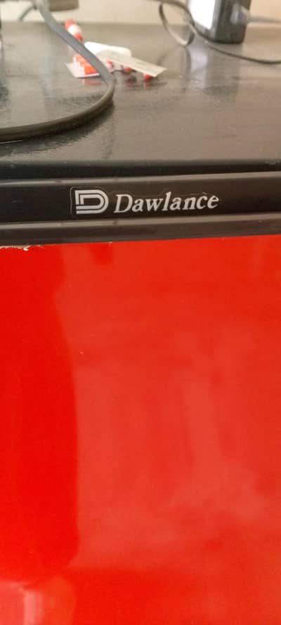 dawlance ka small fridge ha