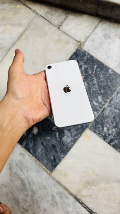 Apple iPhone SE