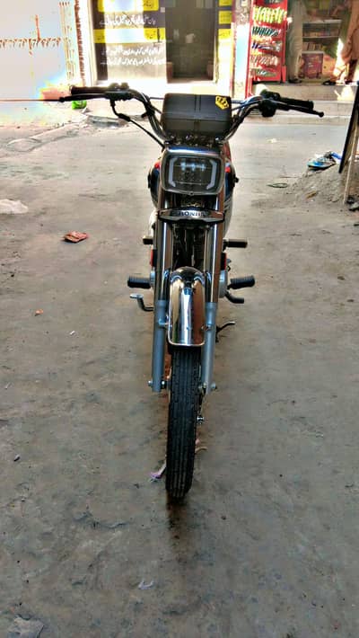 Honda 125 lush condition urgent sale