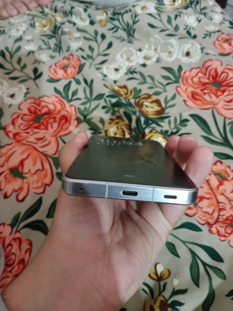 Sharp Aquos r7 4