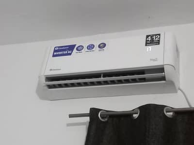 Dawlance 1 ton Dc inverter heat and cool totally genuine