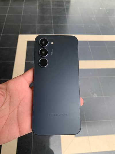Tecno Spark 40 Pro 8/256 With Box Charger
