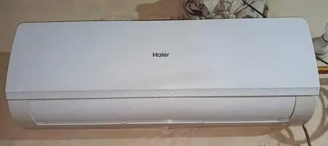 Haier 1 ton Dc inverter heat and cool totally genuine good condition