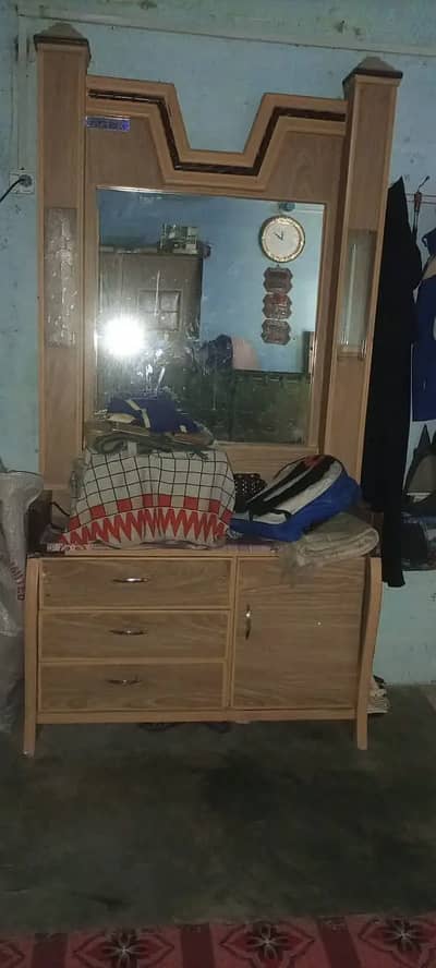 Dressing table for sell (0346-2437369)