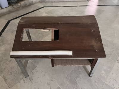Laptop stand / Sewing stand For Sale