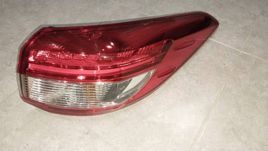 TOYOTA YARIS GENUINE THAILAND BACK LIGHT SET BRAND NEW
