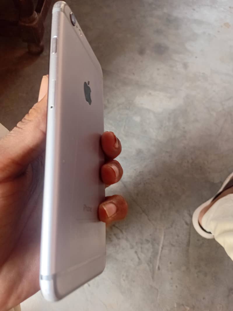 Apple iPhone 6 Plus 3