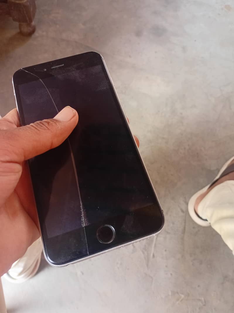 Apple iPhone 6 Plus 4