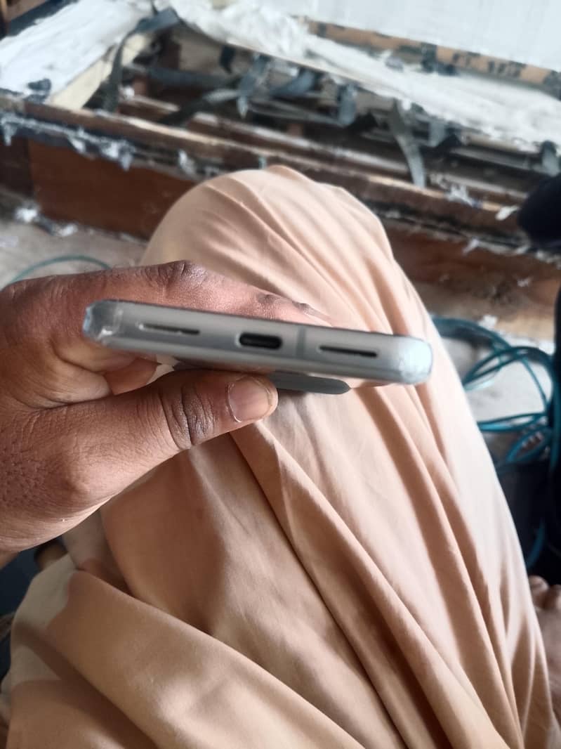 Google Pixel 8 1