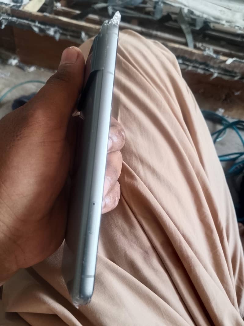 Google Pixel 8 3
