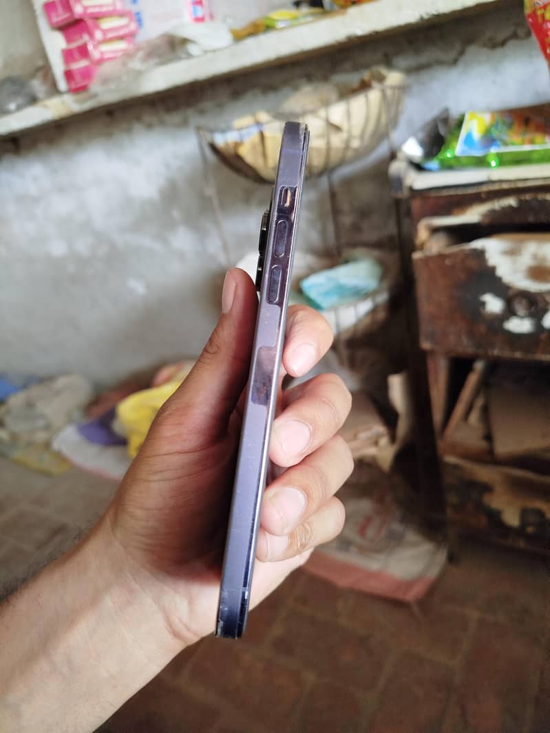 iPhone 14 Pro Max 2