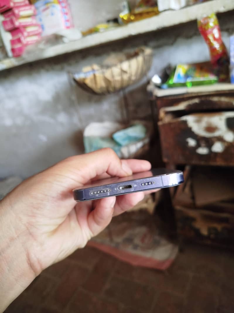 iPhone 14 Pro Max 4