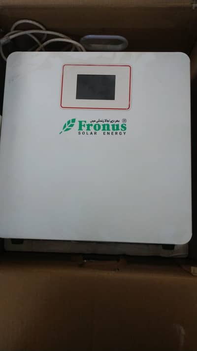 Fronus Titan 24V 100Ah Lithium Battery – Like New – Touch Display – 5