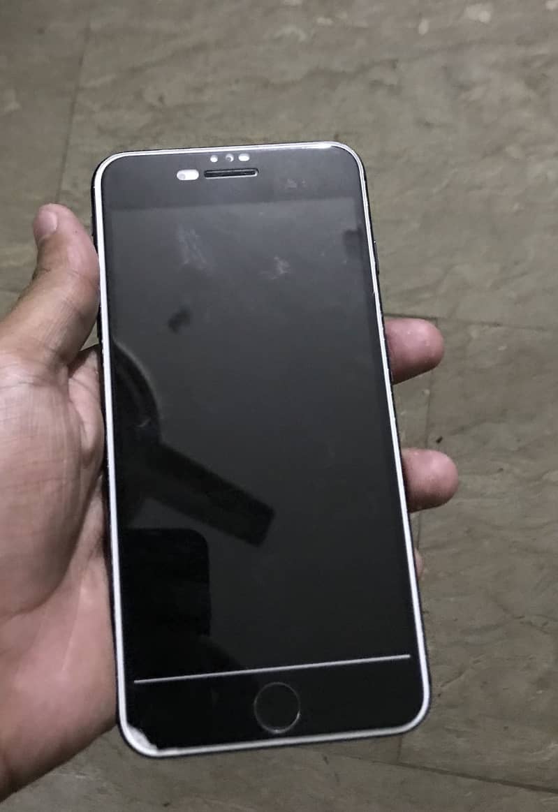Apple iPhone 7 Plus 1