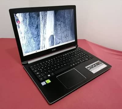 Acer Aspire 3 4GB DDR4 128 GB SDD + 320 hdd 15.6" HD Display