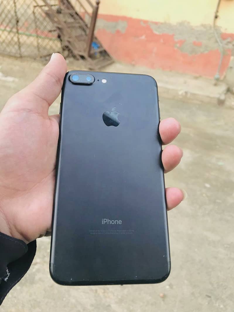Apple iPhone 7 Plus 0