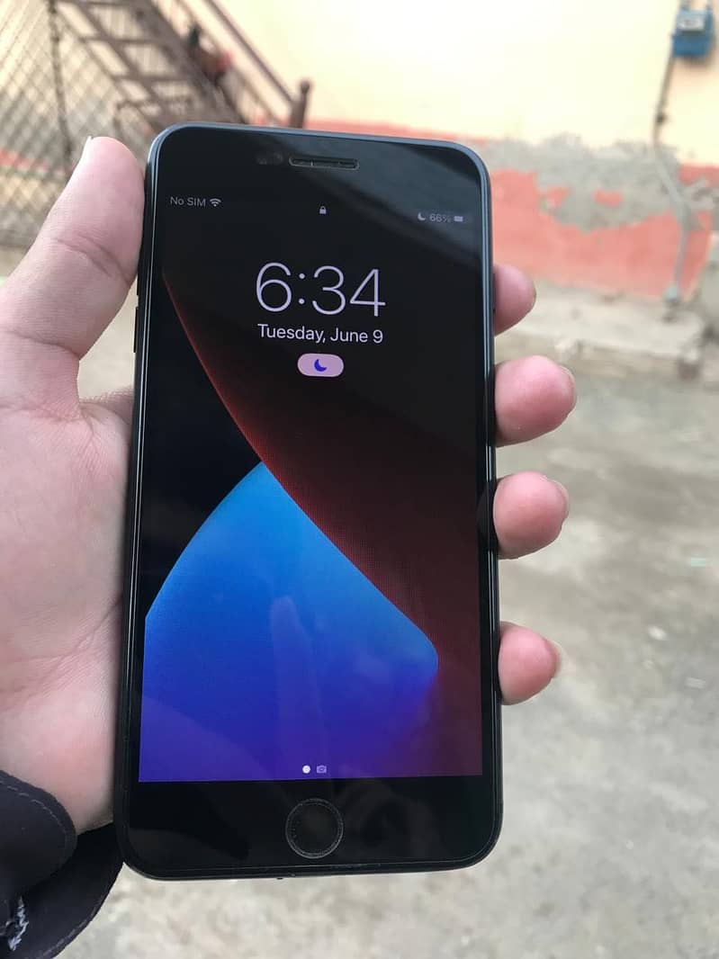 Apple iPhone 7 Plus 1