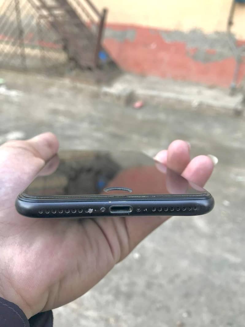 Apple iPhone 7 Plus 2