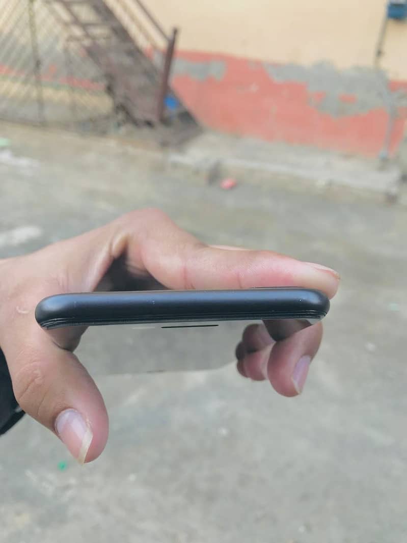 Apple iPhone 7 Plus 3