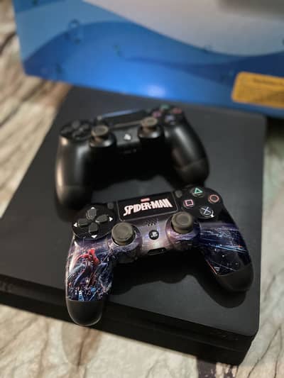 PS4 Slim Jailbreak 500Gb with box and controllers