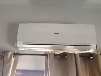 Haier 1 ton AC non inverter fully operational
