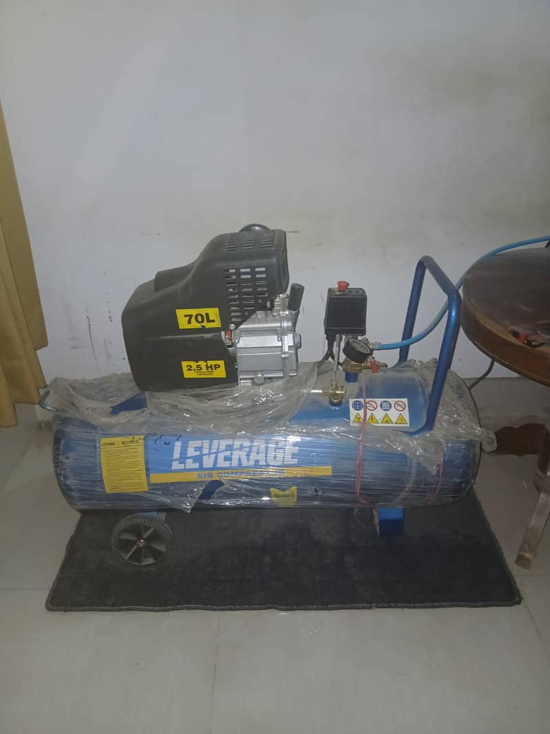 USB/ Data cable molding machine 1